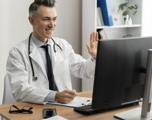 doctor-offering-medical-teleconsultation (3)